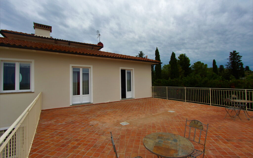 Villa Light: Activities, Amenities, Balcony / Terrace / Patio, Building Exterior, Garden, Pool, Spring, Summer, Wellness