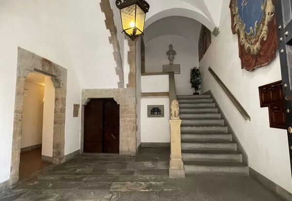 Palazzo Della Vigna Vecchia: Estate, Esterni, Primavera