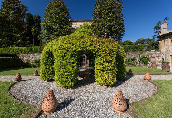 Villa Del Borgo: Attività, Caratteristiche, Entrata Principale, Estate, Esterni, Giardino, Piscina, Primavera