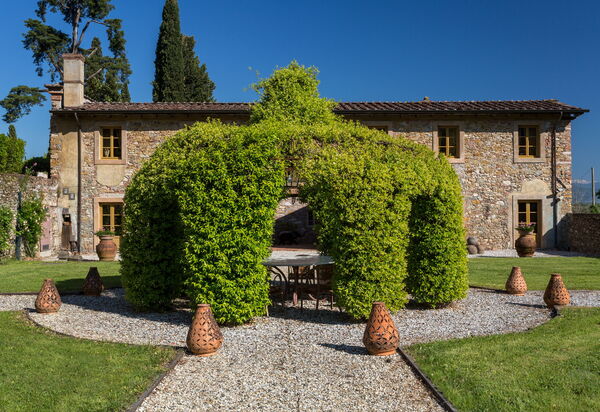 Villa Del Borgo: Attività, Caratteristiche, Entrata Principale, Estate, Esterni, Giardino, Piscina, Primavera