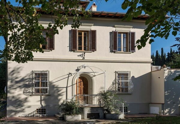 Villa Simonetta: Attività, Caratteristiche, Dettagli della stanza, Entrata Principale, Estate, Esterni, Giardino, Piscina, Primavera, Servizi