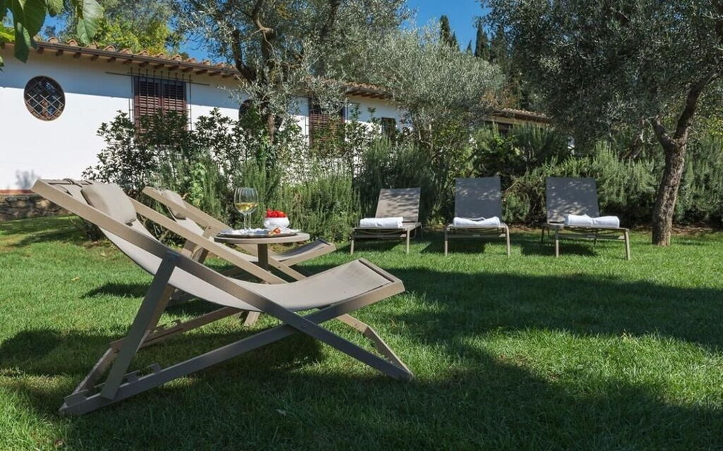 Villa Simonetta: Activities, Amenities, Building Exterior, Facilities, Garden, Main Entrance, Pool, Room Detail, Spring, Summer