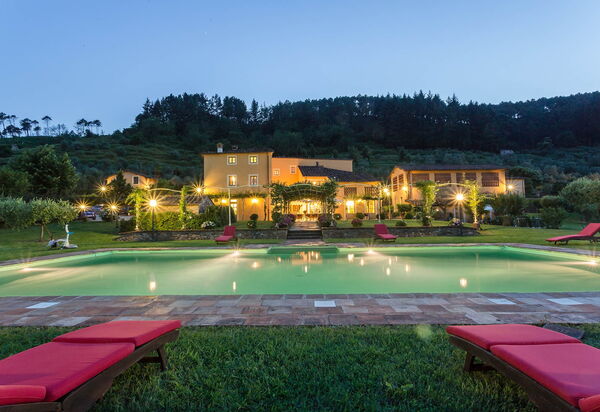 Villa Vorna: Estate, Esterni, Primavera