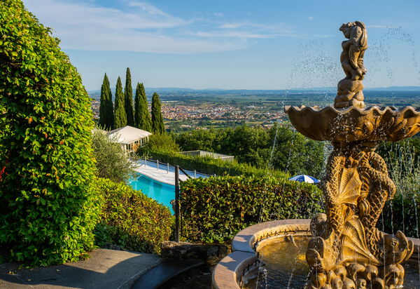 Villa Aldrovandi: all'aperto, Attività, Balcone / Terrazza / Patio, Caratteristiche, Estate, Esterni, Giardino, Piscina, Primavera, Servizi