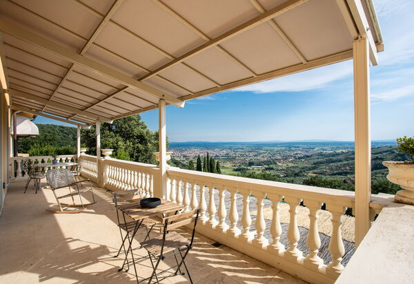 Villa Aldrovandi: all'aperto, Attività, Balcone / Terrazza / Patio, Caratteristiche, Estate, Esterni, Giardino, Piscina, Primavera, Servizi