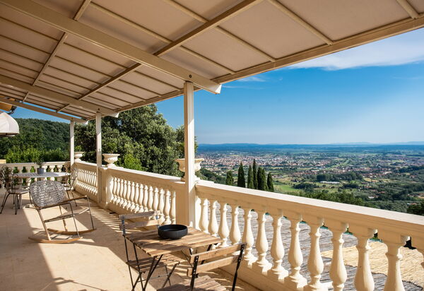 Villa Aldrovandi: all'aperto, Attività, Balcone / Terrazza / Patio, Caratteristiche, Estate, Esterni, Giardino, Piscina, Primavera, Servizi