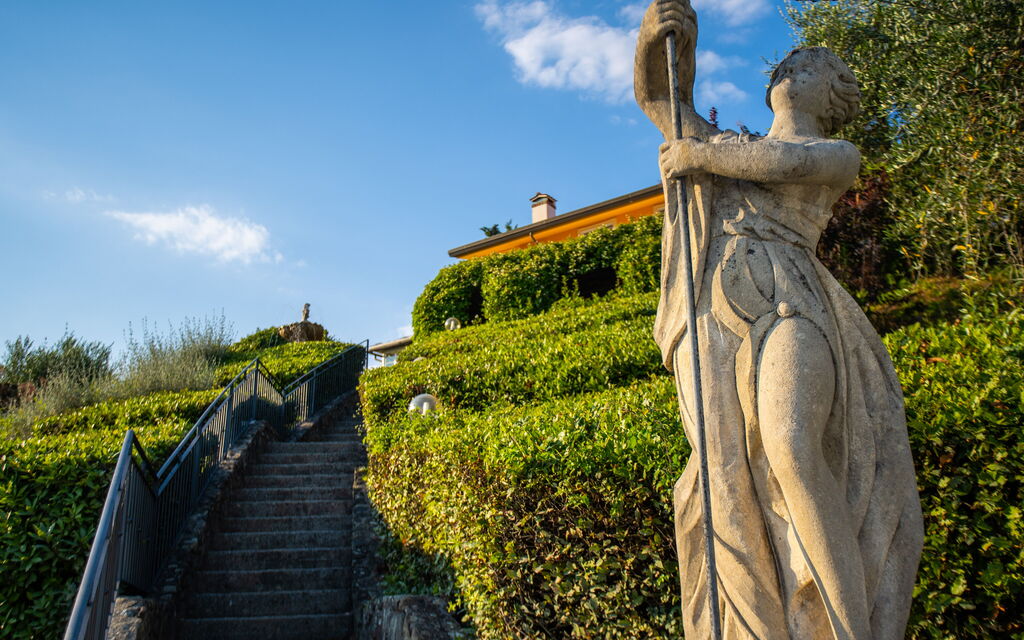 Villa Aldrovandi: all'aperto, Attività, Balcone / Terrazza / Patio, Caratteristiche, Estate, Esterni, Giardino, Piscina, Primavera, Servizi