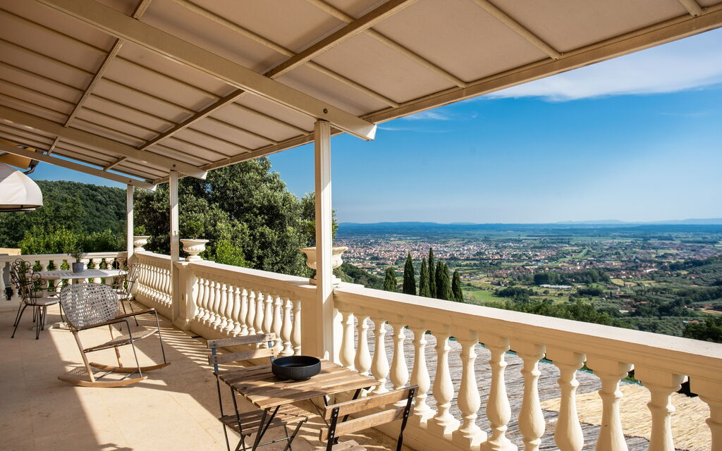 Villa Aldrovandi: all'aperto, Attività, Balcone / Terrazza / Patio, Caratteristiche, Estate, Esterni, Giardino, Piscina, Primavera, Servizi