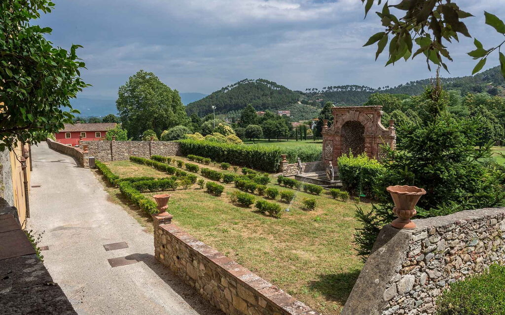 Villa Contorni: Amenities, Balcony / Terrace / Patio, Building Exterior, Facilities, Garden, Hot Tub, Pool, Spring, Summer