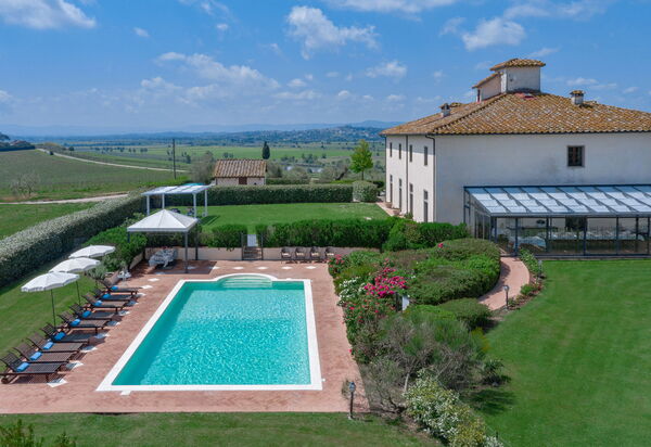 Villa Michele: Attività, Balcone / Terrazza / Patio, Entrata Principale, Estate, Esterni, Giardino, Piscina, Primavera