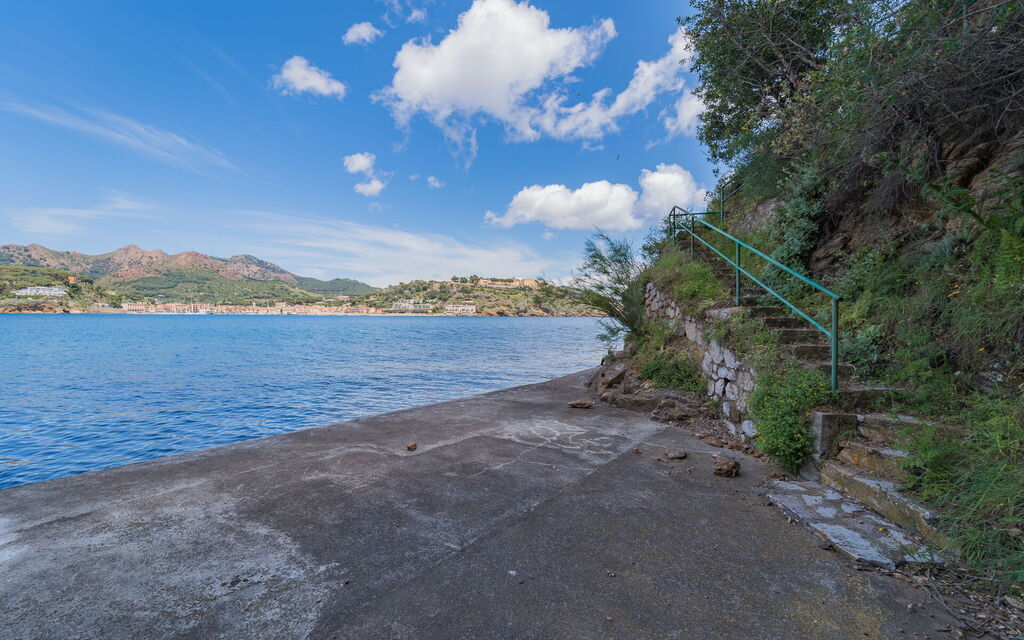 Villa Porto Azzurro: Activities, Amenities, Balcony / Terrace / Patio, Building Exterior, City, Scenic View, Spring, Summer, Wellness