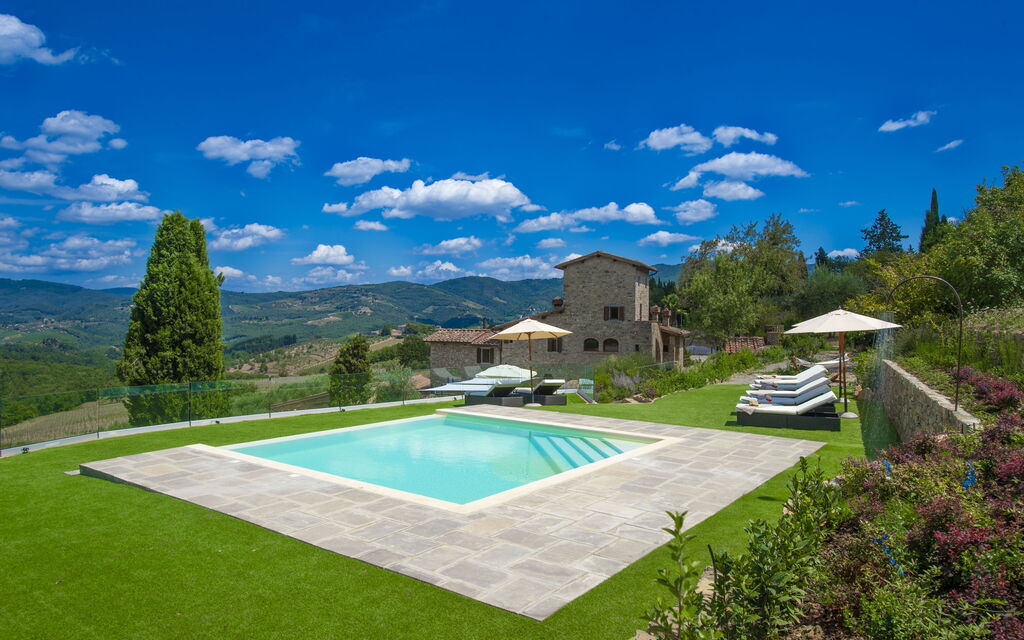 Villa Delizia: Attività, Balcone / Terrazza / Patio, Caratteristiche, Dettagli della stanza, Estate, Esterni, Piscina, Primavera