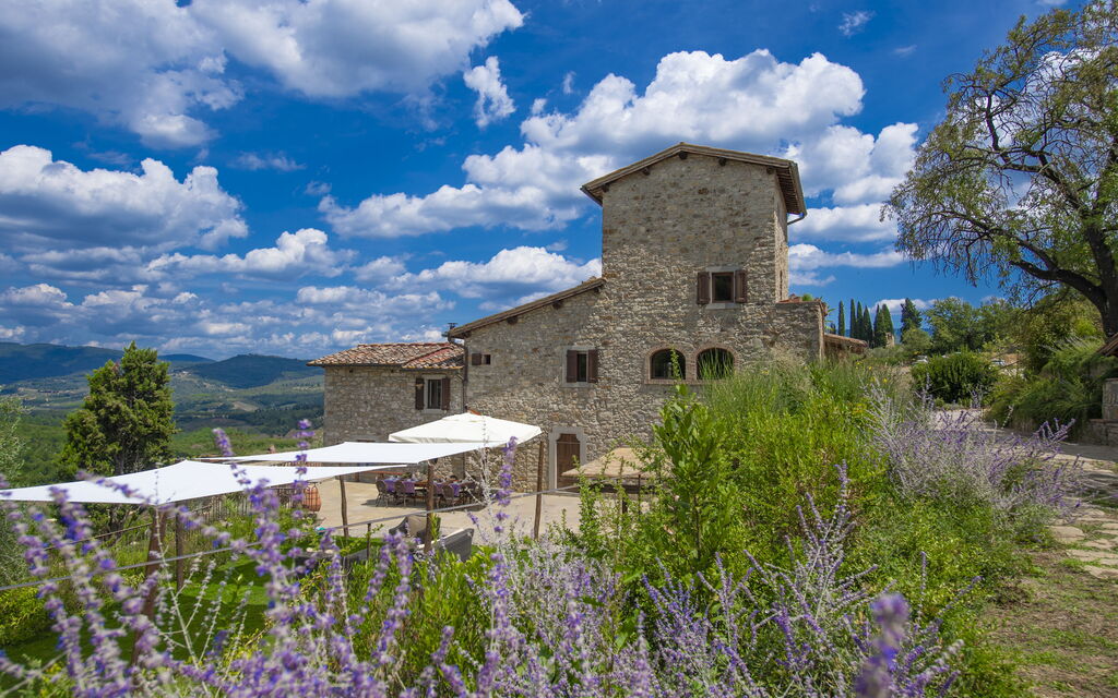 Villa Delizia: Attività, Balcone / Terrazza / Patio, Caratteristiche, Dettagli della stanza, Estate, Esterni, Piscina, Primavera