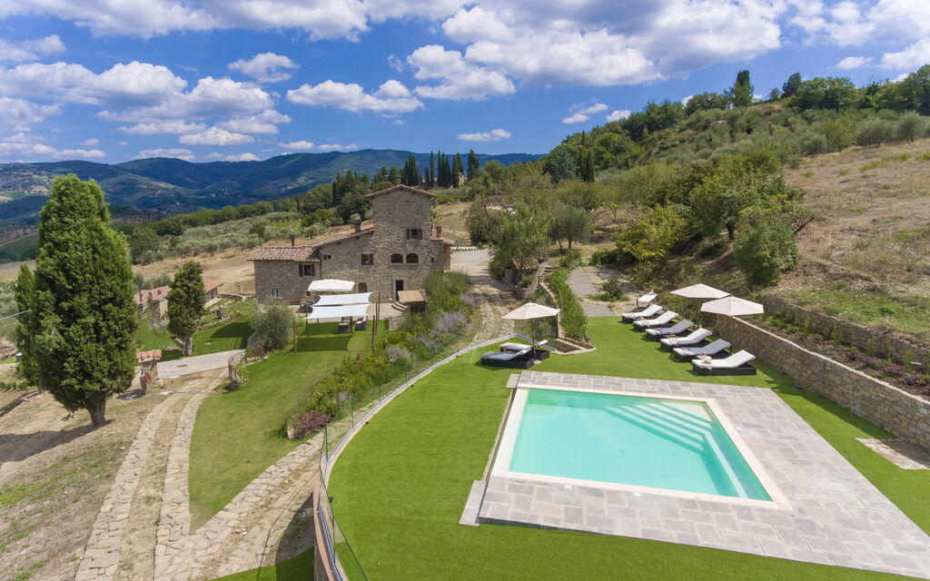 Villa Delizia: Attività, Balcone / Terrazza / Patio, Caratteristiche, Dettagli della stanza, Estate, Esterni, Piscina, Primavera