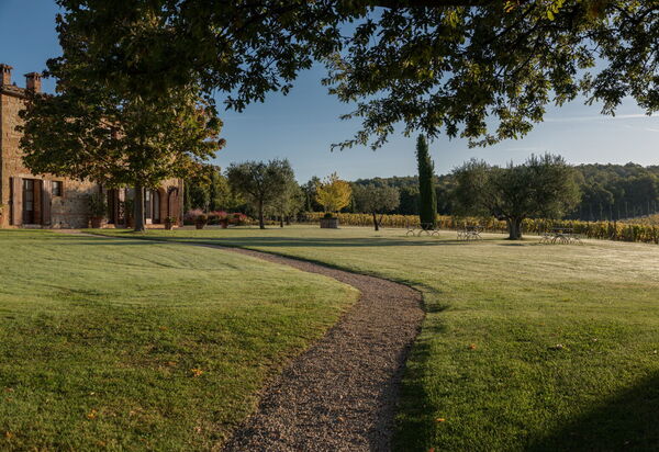 Villa Dioniso: Activities, Amenities, Building Exterior, Main Entrance, Pool, Spring, Summer