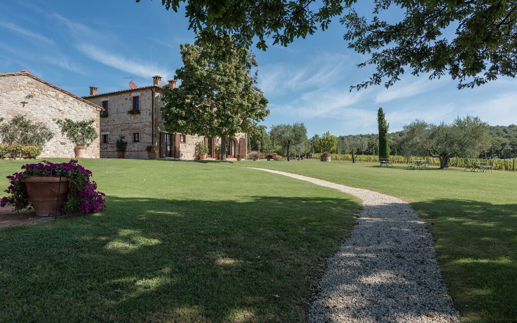 Villa Dioniso: Activities, Amenities, Building Exterior, Main Entrance, Pool, Spring, Summer