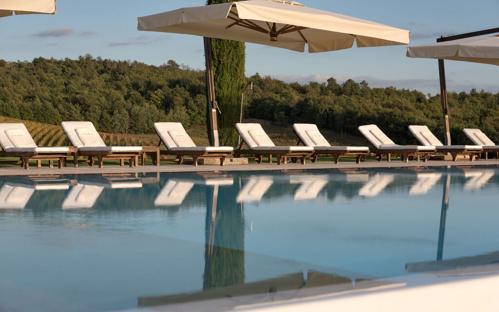 Villa Dioniso: Activities, Amenities, Building Exterior, Main Entrance, Pool, Spring, Summer