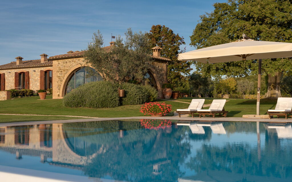 Villa Dioniso: Activities, Amenities, Building Exterior, Main Entrance, Pool, Spring, Summer