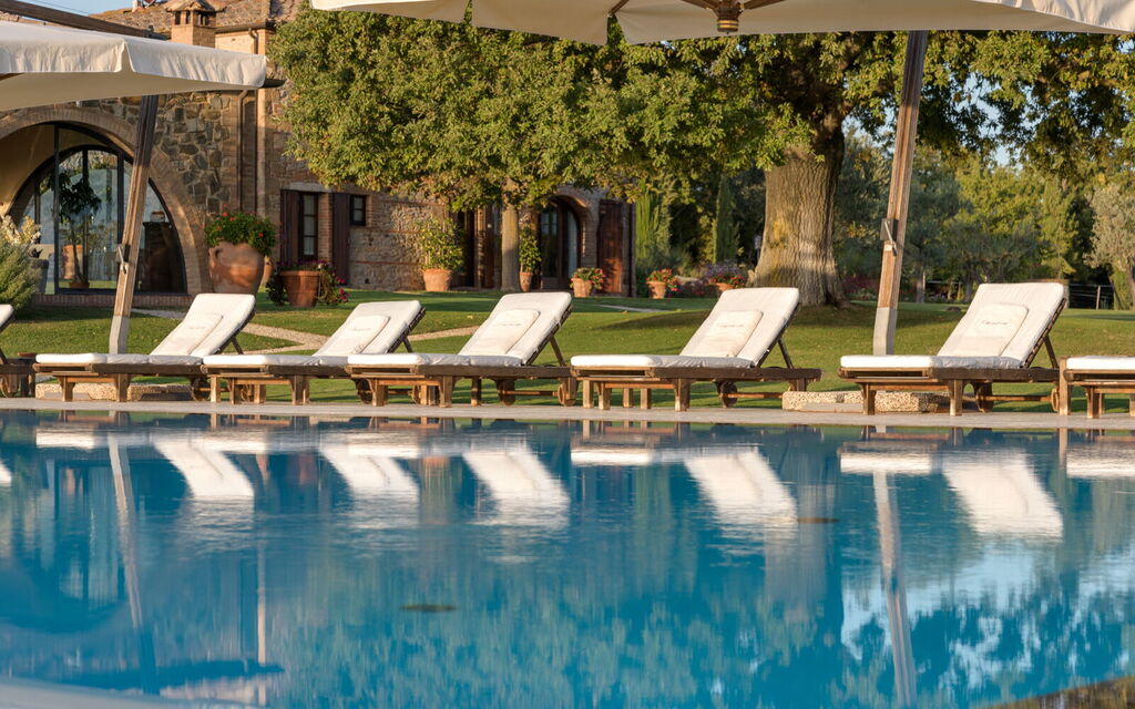 Villa Dioniso: Activities, Amenities, Building Exterior, Main Entrance, Pool, Spring, Summer