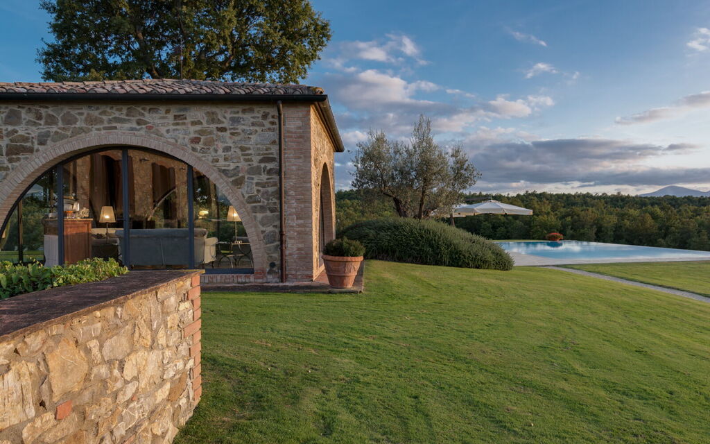 Villa Dioniso: Activities, Amenities, Building Exterior, Main Entrance, Pool, Spring, Summer