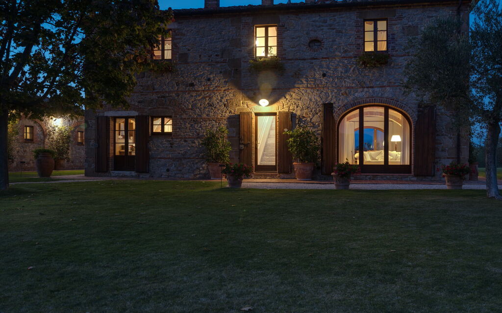 Villa Dioniso: Activities, Amenities, Building Exterior, Main Entrance, Pool, Spring, Summer