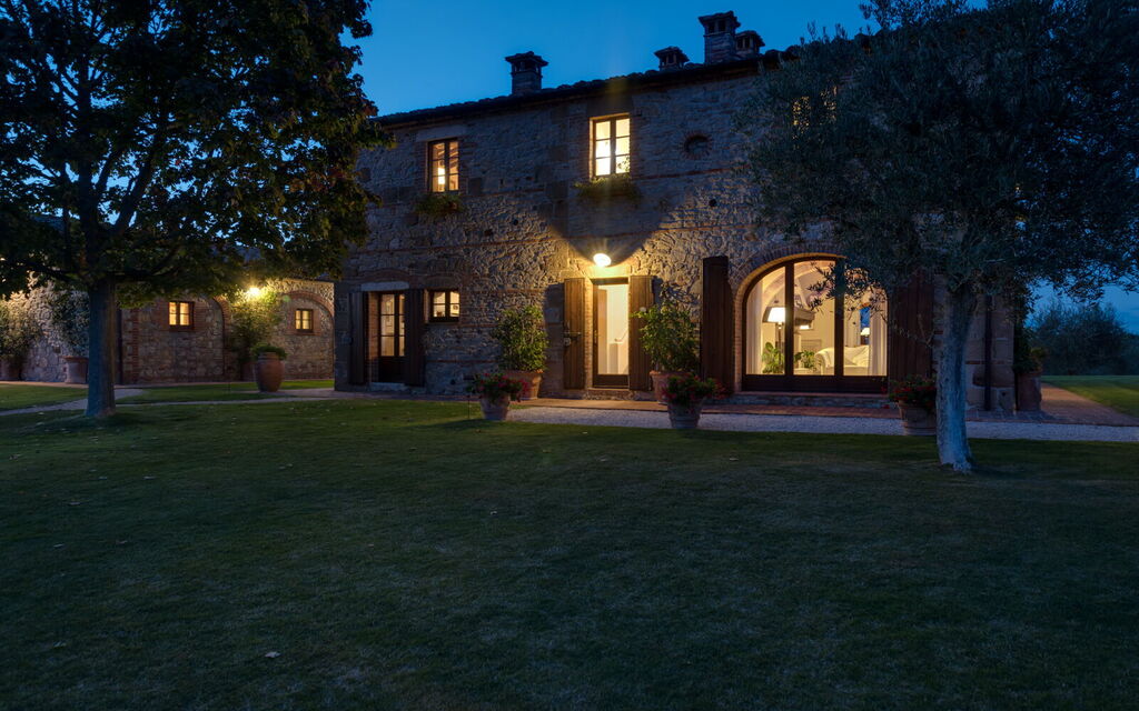 Villa Dioniso: Activities, Amenities, Building Exterior, Main Entrance, Pool, Spring, Summer