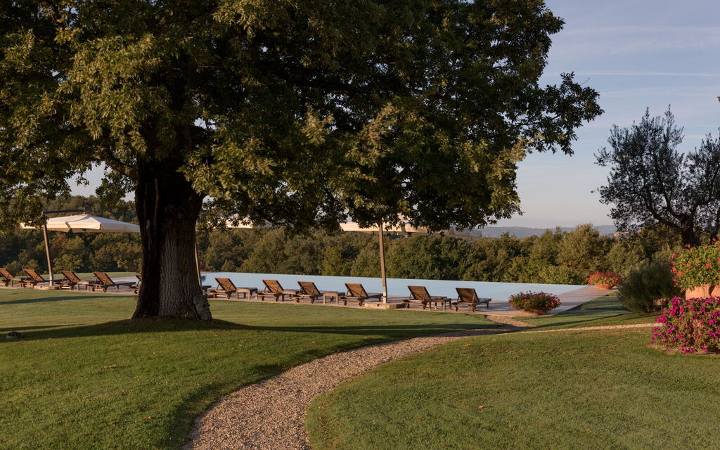 Villa Dioniso: Activities, Amenities, Building Exterior, Main Entrance, Pool, Spring, Summer