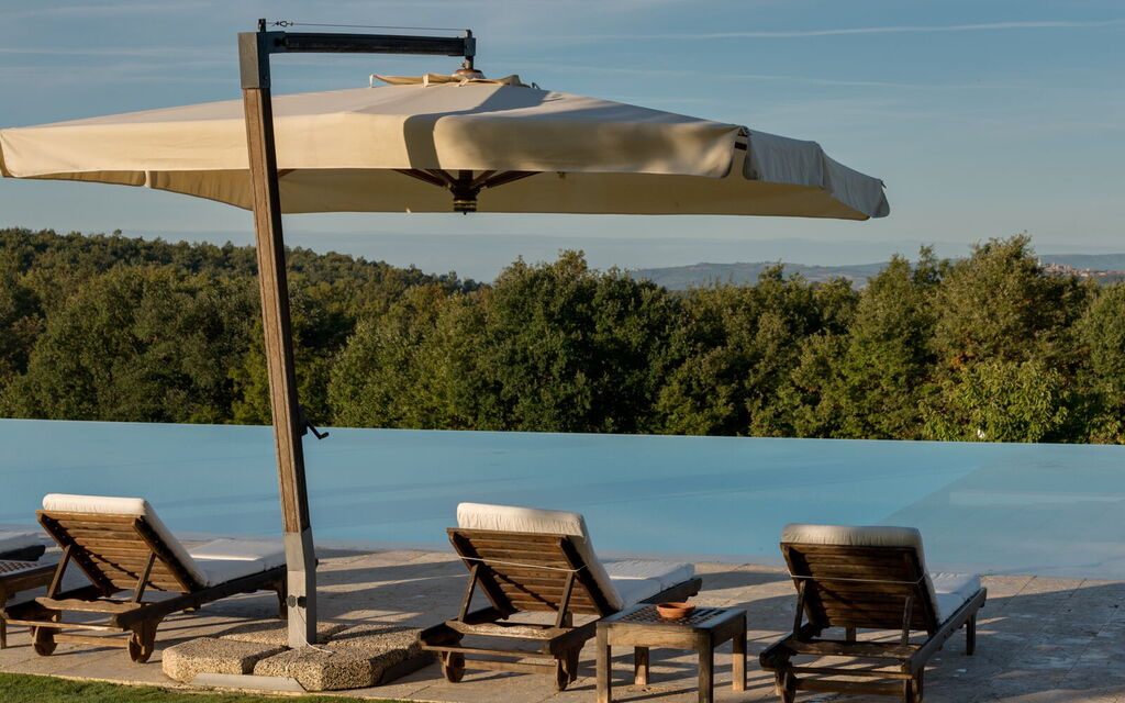 Villa Dioniso: Activities, Amenities, Building Exterior, Main Entrance, Pool, Spring, Summer