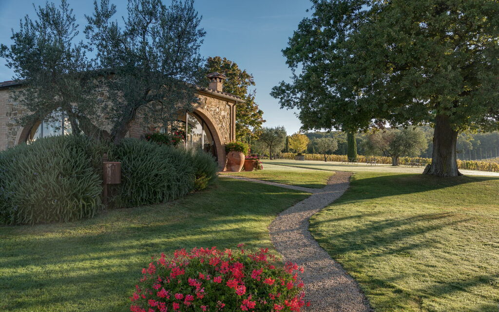 Villa Dioniso: Activities, Amenities, Building Exterior, Main Entrance, Pool, Spring, Summer