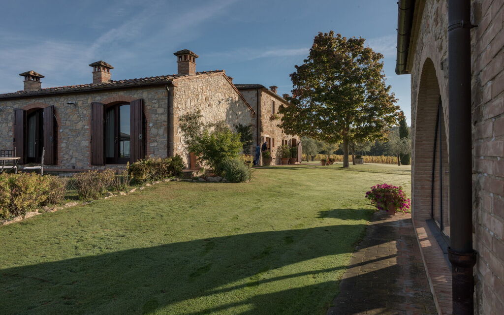 Villa Dioniso: Activities, Amenities, Building Exterior, Main Entrance, Pool, Spring, Summer