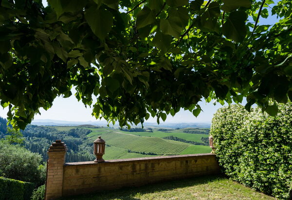 Villa Pink Escape: Amenities, Building Exterior, Main Entrance, Pool, Spring, Summer, Wellness