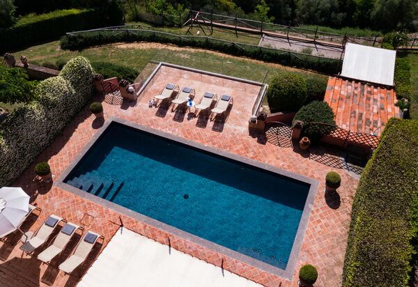 Villa Pink Escape: Amenities, Building Exterior, Main Entrance, Pool, Spring, Summer, Wellness