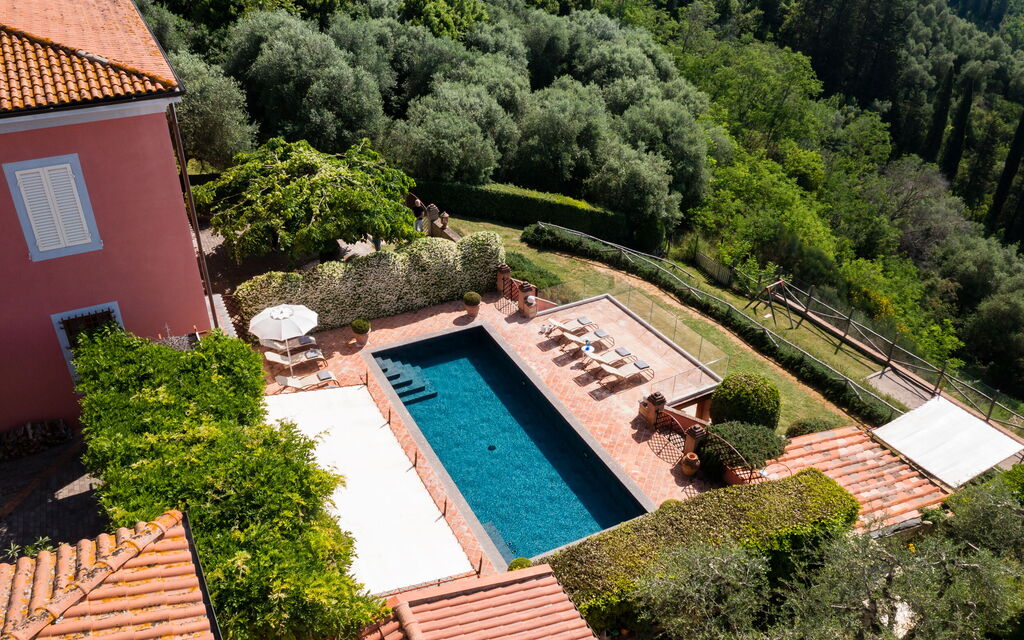 Villa Pink Escape: Amenities, Building Exterior, Main Entrance, Pool, Spring, Summer, Wellness