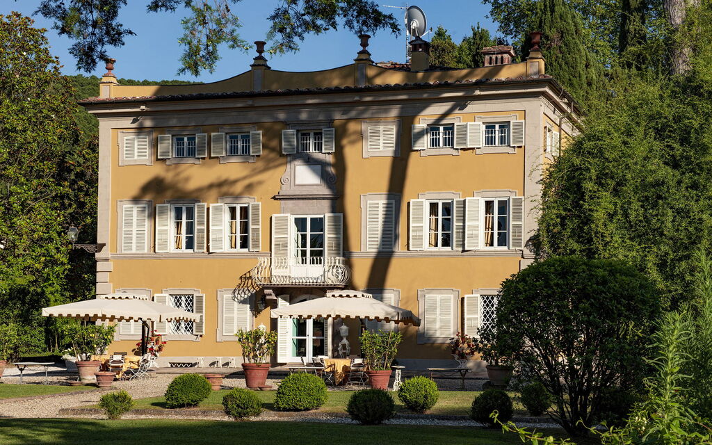 Villa Laica: Activities, Amenities, Balcony / Terrace / Patio, Building Exterior, Pool, Spring, Summer