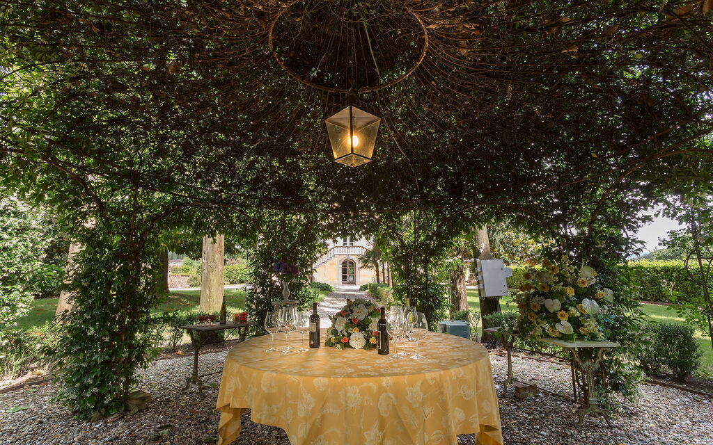 Villa Laica: Activities, Amenities, Balcony / Terrace / Patio, Building Exterior, Pool, Spring, Summer