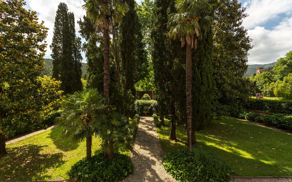 Villa Laica: Activities, Amenities, Balcony / Terrace / Patio, Building Exterior, Pool, Spring, Summer