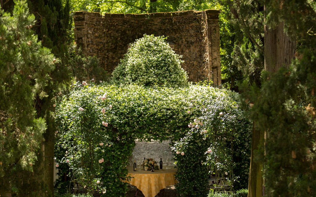 Villa Laica: Activities, Amenities, Balcony / Terrace / Patio, Building Exterior, Pool, Spring, Summer