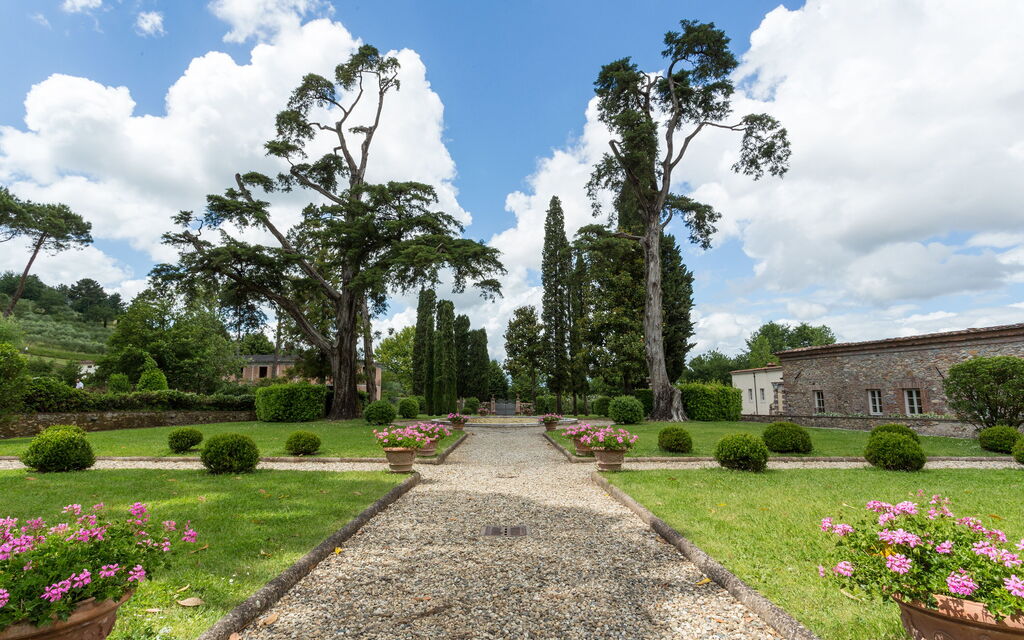 Villa Laica: Activities, Amenities, Balcony / Terrace / Patio, Building Exterior, Pool, Spring, Summer