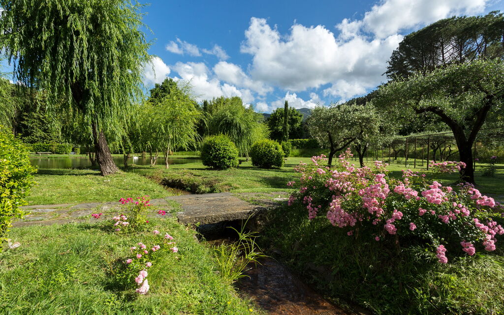 Villa Laica: Activities, Amenities, Balcony / Terrace / Patio, Building Exterior, Pool, Spring, Summer