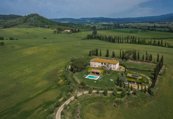 Villa Vinetti: Attività, Balcone / Terrazza / Patio, Entrata Principale, Estate, Esterni, Giardino, Piscina, Primavera