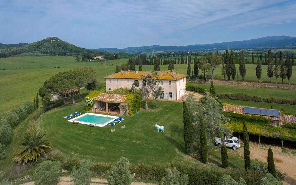 Villa Vinetti: Activities, Balcony / Terrace / Patio, Building Exterior, Garden, Main Entrance, Pool, Spring, Summer