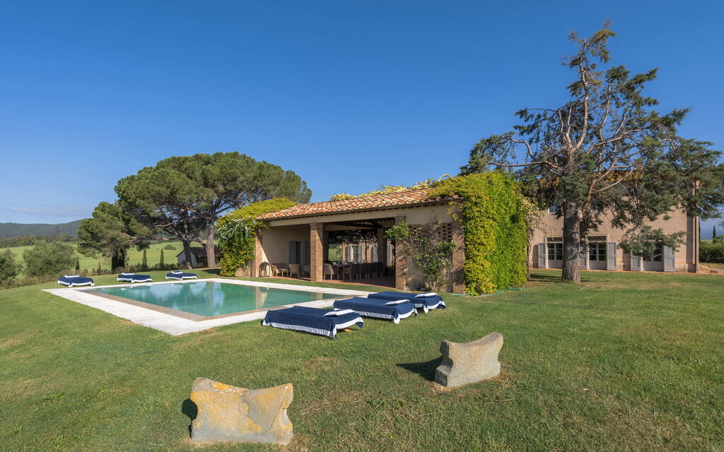 Villa Vinetti: Activities, Balcony / Terrace / Patio, Building Exterior, Garden, Main Entrance, Pool, Spring, Summer