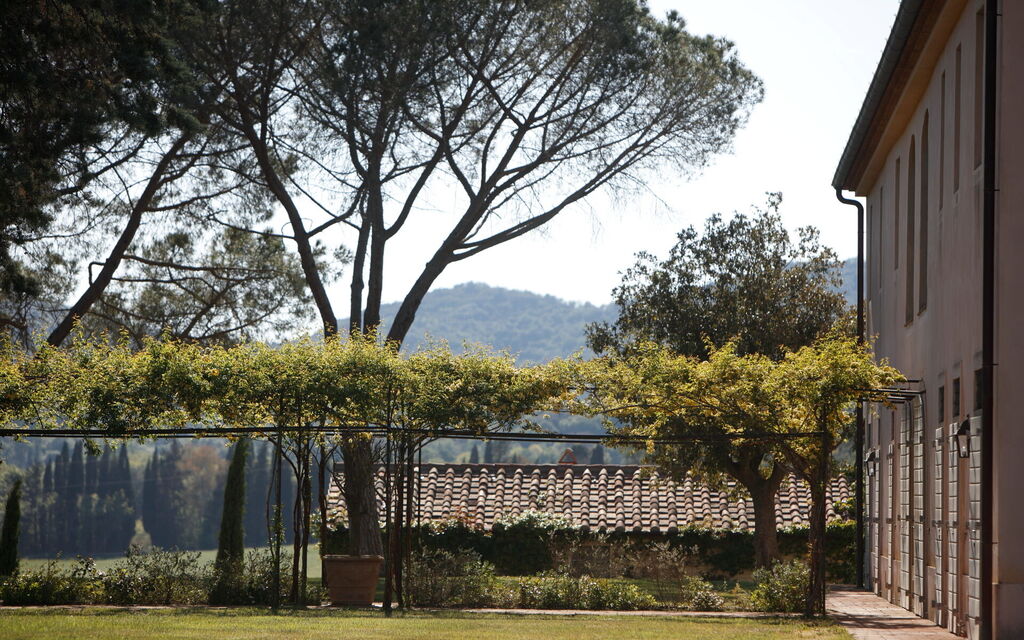 Villa Vinetti: Activities, Balcony / Terrace / Patio, Building Exterior, Garden, Main Entrance, Pool, Spring, Summer