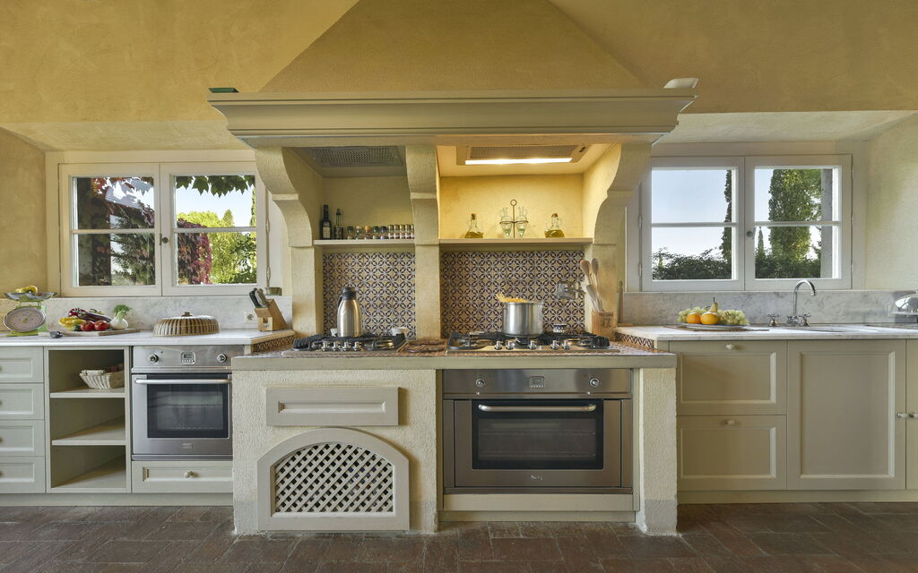 Villa Vinetti: Activities, Balcony / Terrace / Patio, Building Exterior, Garden, Main Entrance, Pool, Spring, Summer