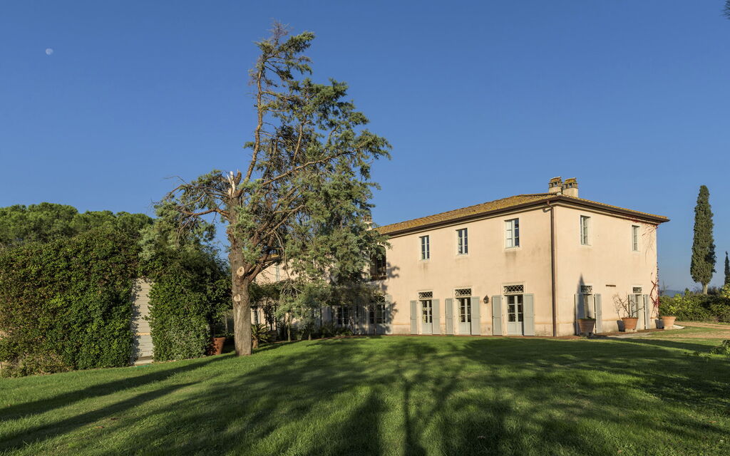 Villa Vinetti: Activities, Balcony / Terrace / Patio, Building Exterior, Garden, Main Entrance, Pool, Spring, Summer