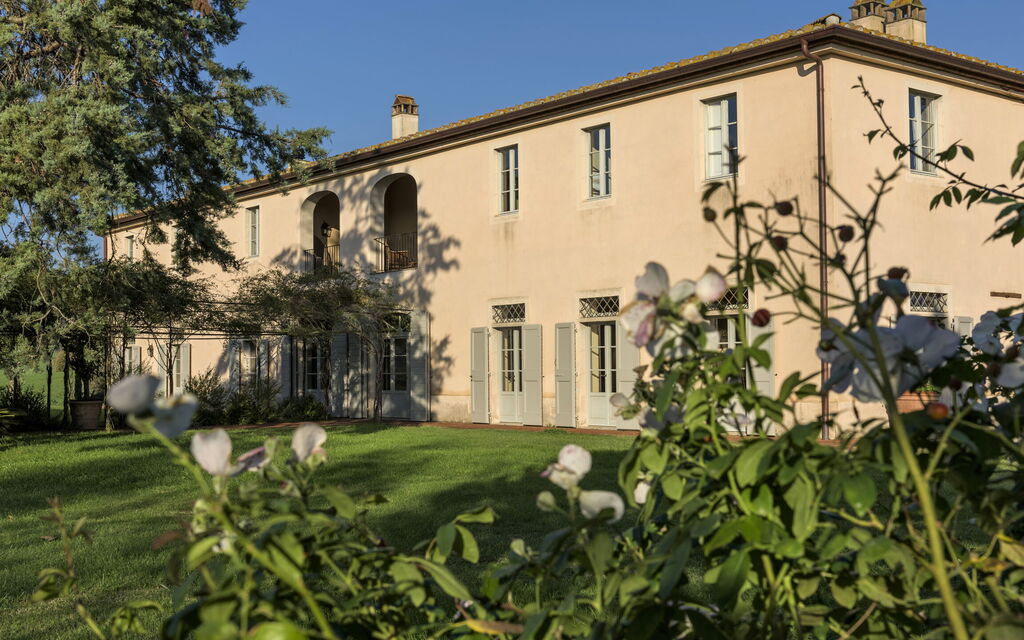 Villa Vinetti: Activities, Balcony / Terrace / Patio, Building Exterior, Garden, Main Entrance, Pool, Spring, Summer