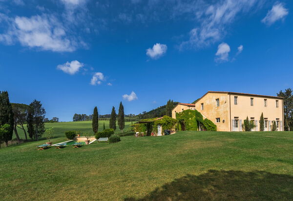 Villa Il Serraglio: Estate, Esterni, Primavera