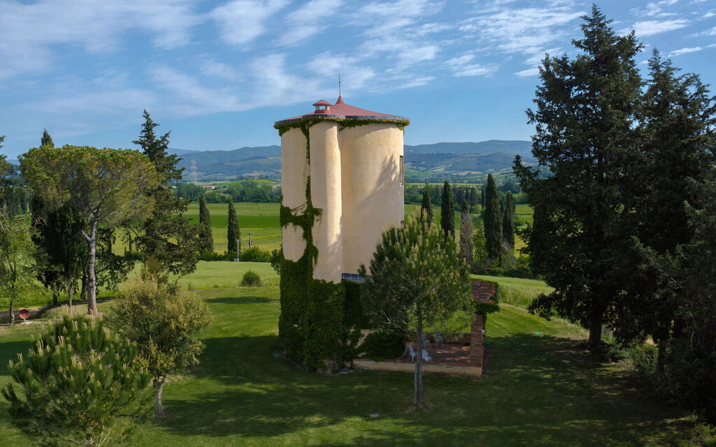 Villa Il Serraglio: Estate, Esterni, Primavera