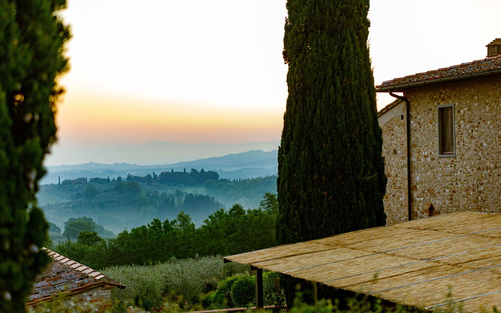 Villa Solina: Attività, Balcone / Terrazza / Patio, Caratteristiche, Estate, Esterni, Giardino, Piscina, Primavera, Servizi