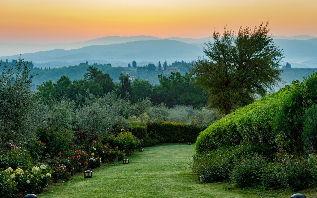 Villa Solina: Attività, Balcone / Terrazza / Patio, Caratteristiche, Estate, Esterni, Giardino, Piscina, Primavera, Servizi